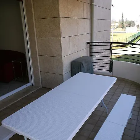 Aurora Park דירה